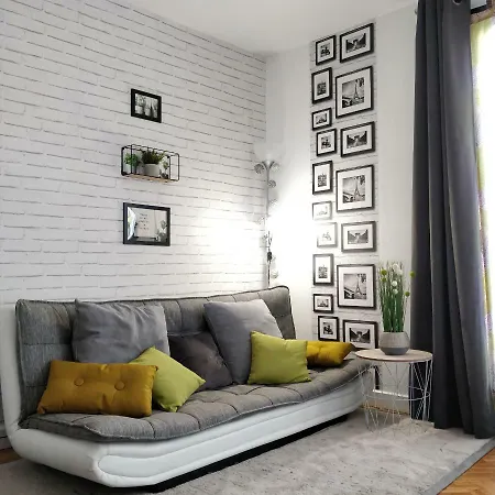 Le Parisien T1: Antony-berny Balcony Near Orly Apartment *